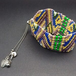 large bracelet manchette ethnique en perles de rocaille et acier