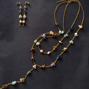 Ensemble collier et boucle d'oreille en pierres naturelles et acier