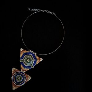 collier ras-de-cou à long pendentif en perles tissées bleues marron et vert